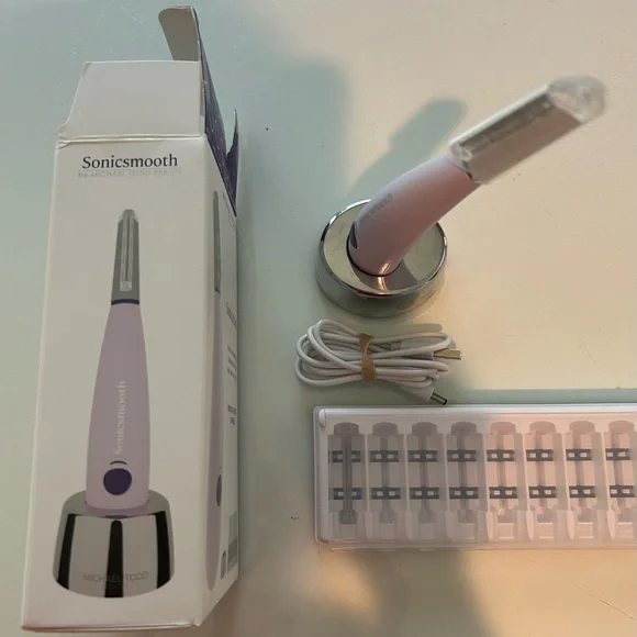 Michael Todd Sonicsmooth Dermaplaning Tool - Purple - Picture 1 of 8
